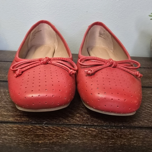 Nordstrom Ashton Perforated Red Ballet Flat Shoes Size 7.5 Square Toe Bow - Picture 5 of 9